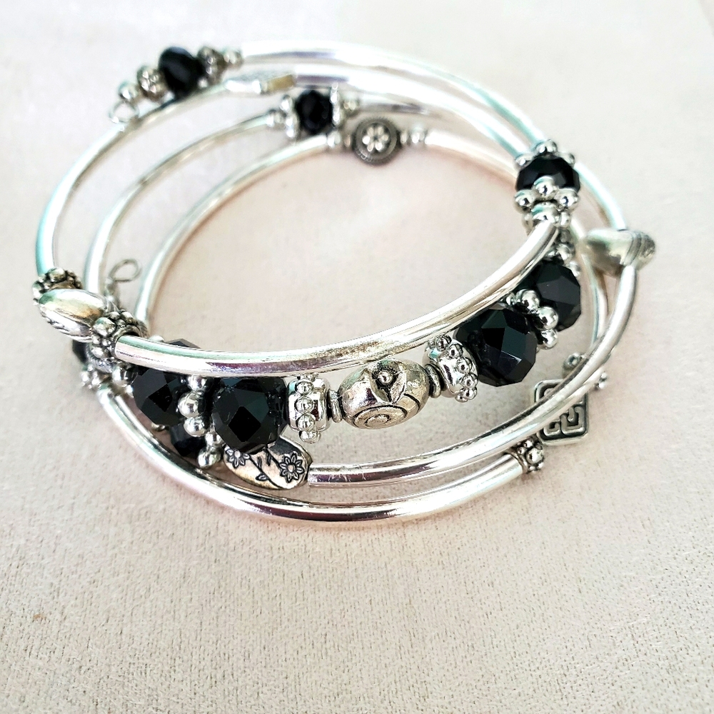 Handmade silver bracelet with black beads